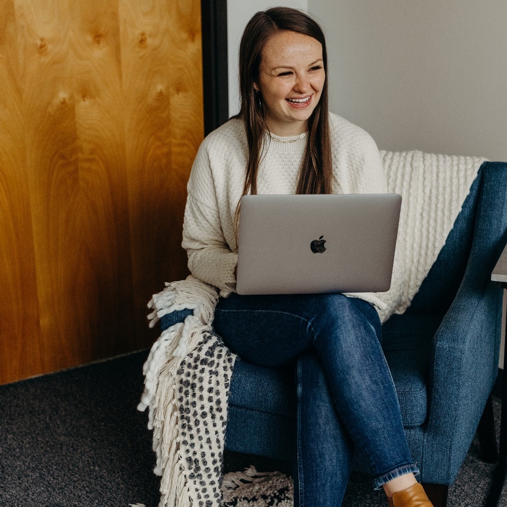 Meet your Posher, Brenna